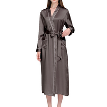 Ladda upp bild till gallerivisning, Sidenmorgonrock i 100% mullbärssilke - Mörkgrå