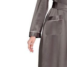 Ladda upp bild till gallerivisning, Sidenmorgonrock i 100% mullbärssilke - Mörkgrå