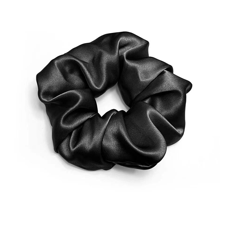 Scrunchie 100% Mullbärssilke 19 Momme Svart - L