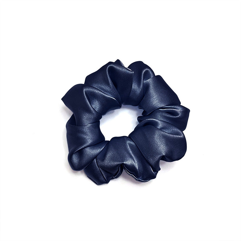 Scrunchie 100% Mullbärssilke 19 Momme Mörkblå- M